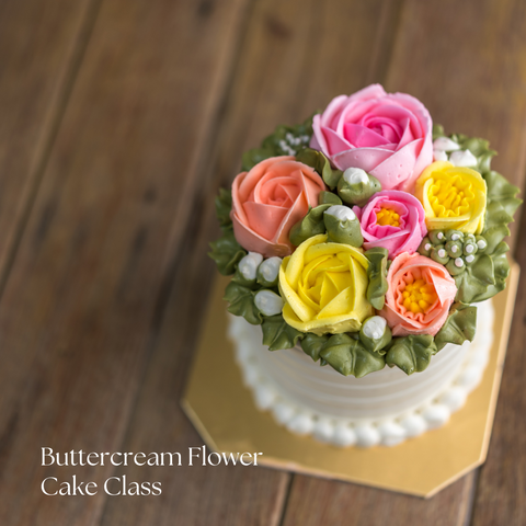 Vanilla Cake. Buttercream flowers. The perfect combo.