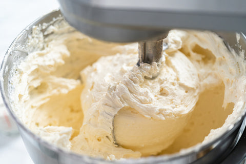 How to Crumb Coat a Cake?