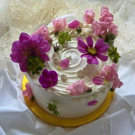 CAKE DECORATING - Fresh Flower Cake