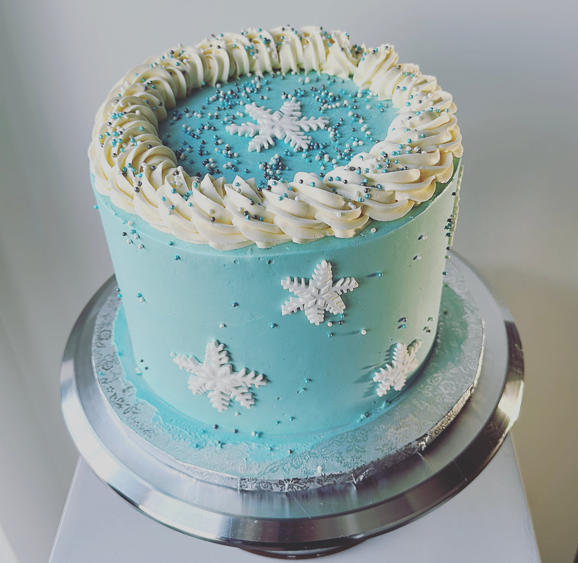 Winter candle cake - deleukstetaartenshop.com